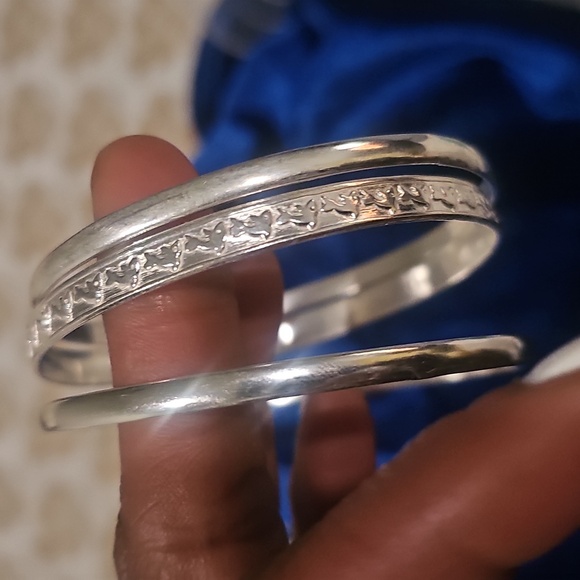 Elegant Sterling Silver Bangle Bracelets Set Of Three, (New), Ladies Size 8 - Picture 6 of 8